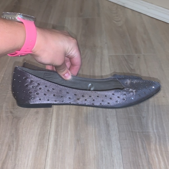 Maurices Kylie Grey silver sequined formal flats - Picture 4 of 8